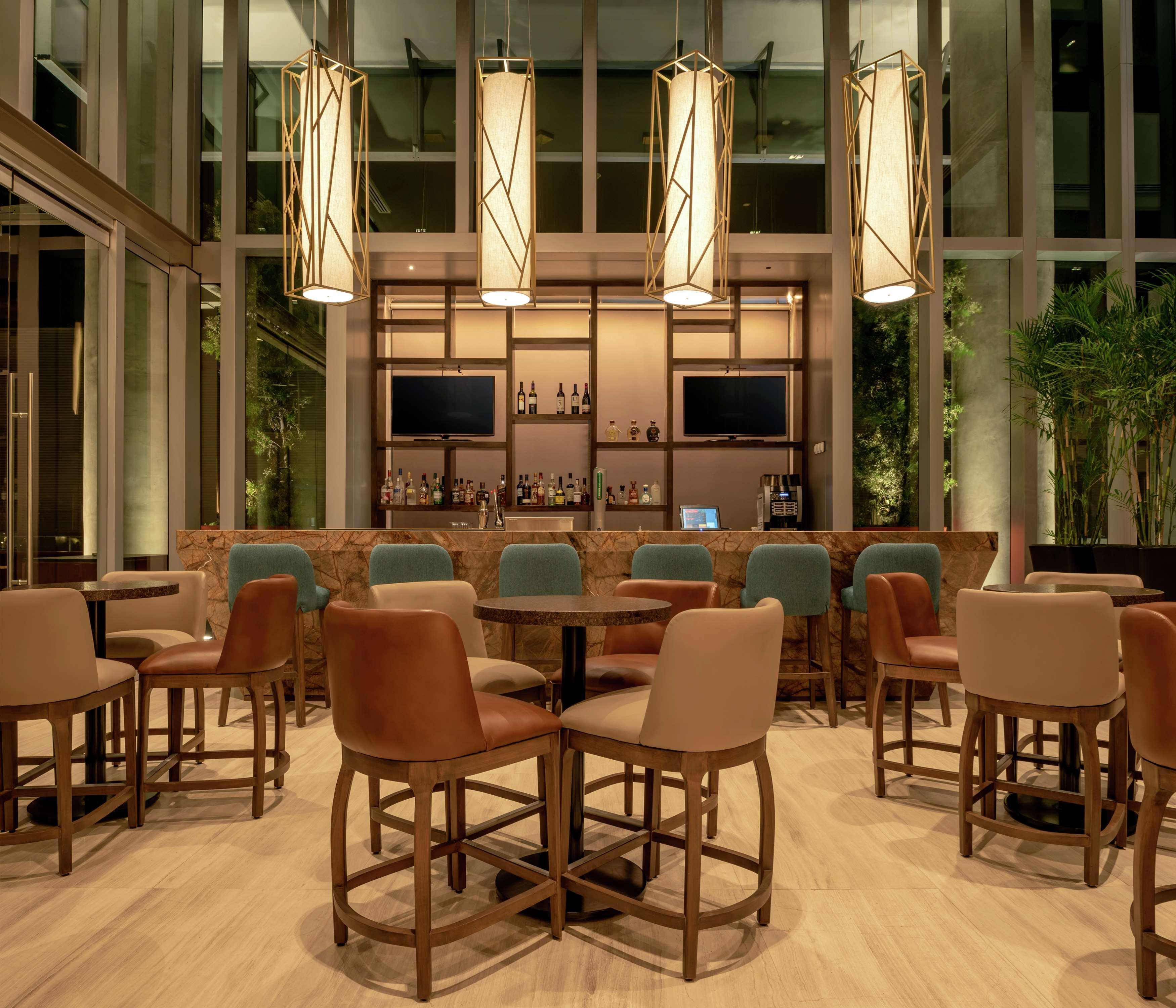 Hilton Garden Inn Chihuahua Bagian luar foto