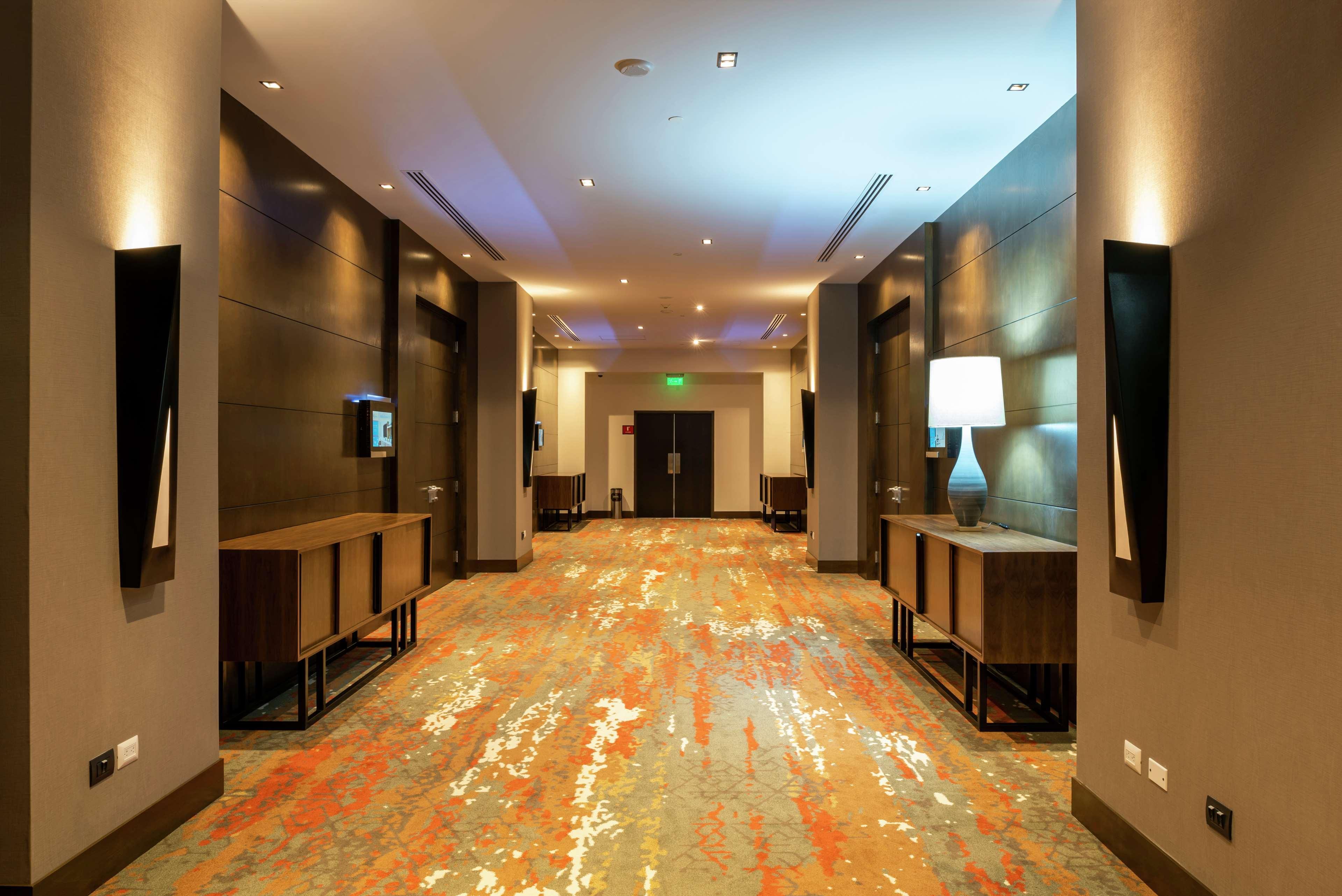 Hilton Garden Inn Chihuahua Bagian luar foto