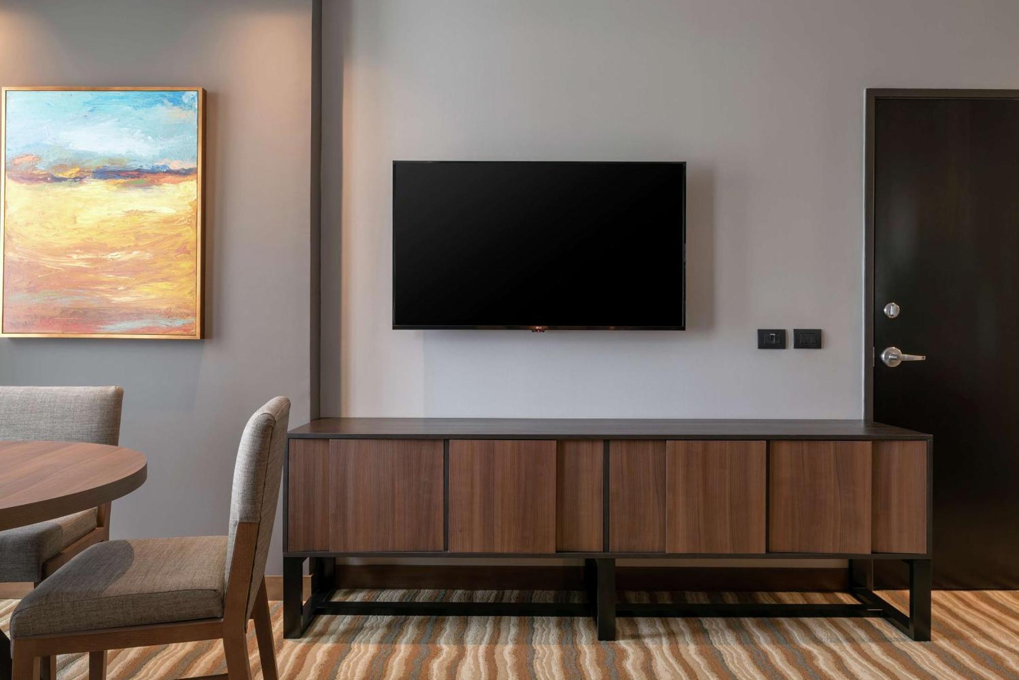 Hilton Garden Inn Chihuahua Bagian luar foto
