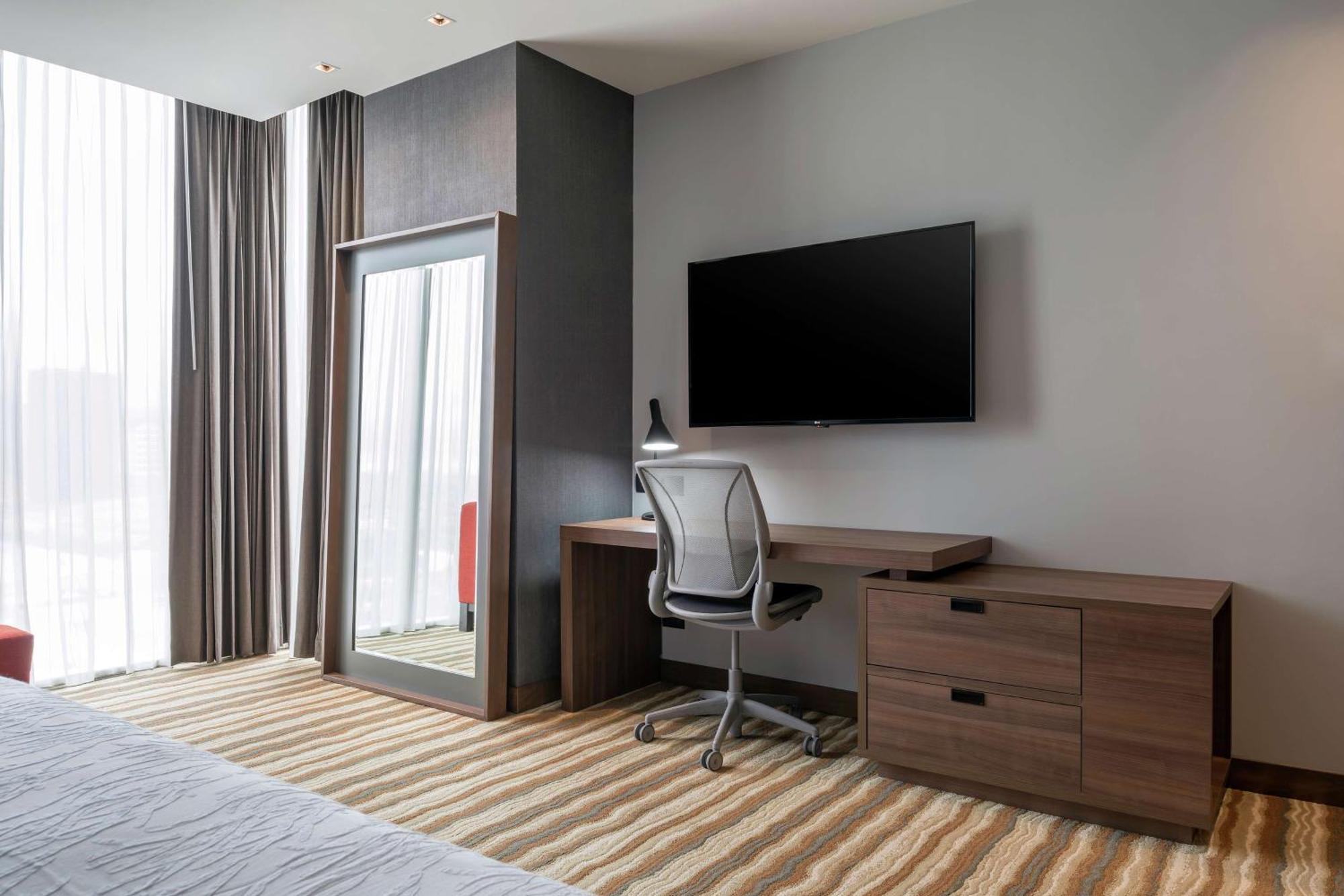 Hilton Garden Inn Chihuahua Bagian luar foto